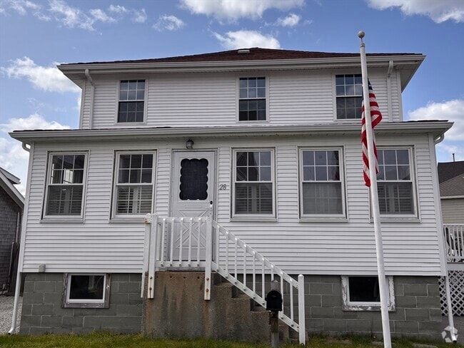 Building Photo - 28 13th Rd Rental