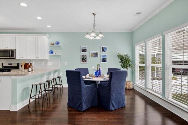 Photo - 1694 Sparkleberry Ln