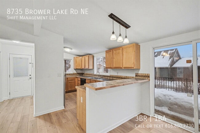 Photo - 8735 Brower Lake Rd NE