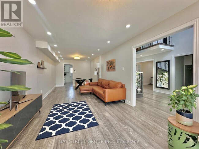 Photo - 1593 Wintergrove Gardens