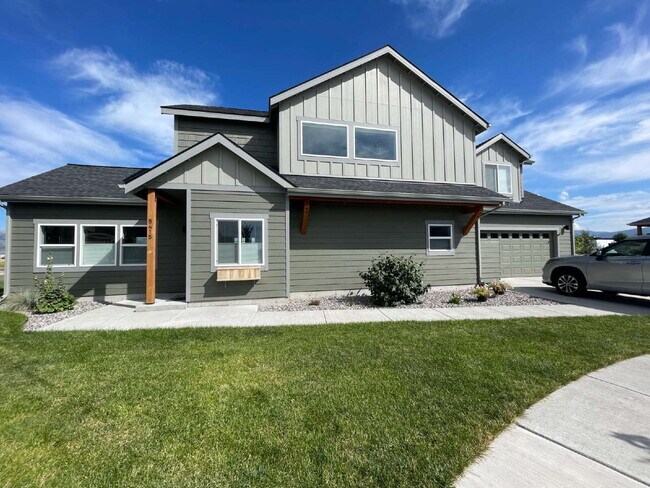 Photo - Practically New 3 Bedroom with Mountain Views!