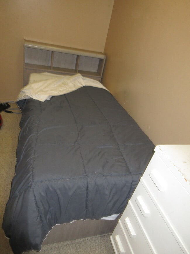 Building Photo - 8920 180 St NW Unit 01