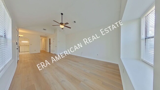 Photo - 1916 Squirrel Path