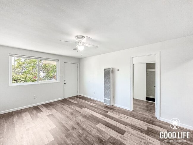 Photo - 329 W 14th St