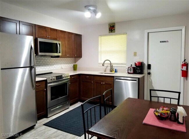 Photo - 1136 Michigan Ave