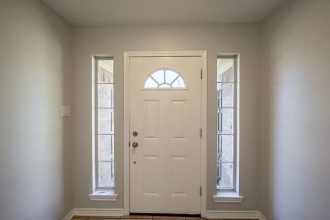 Photo - 1520 Strasburg Cir