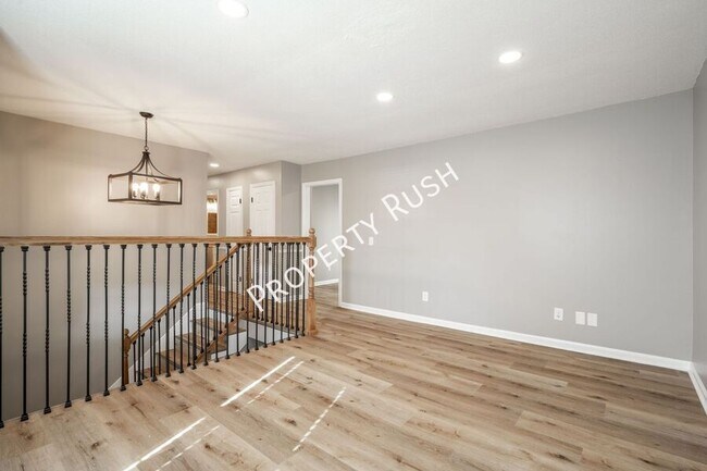 Photo - 1075 Carol Jean Trail