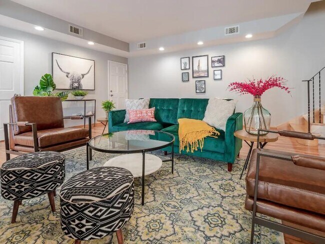 1450 W Webster Ave