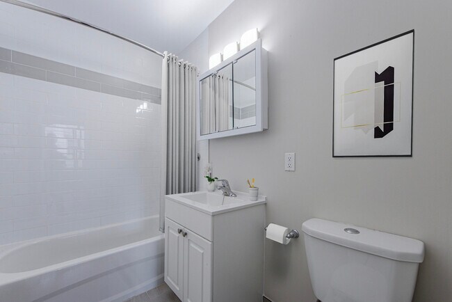 Photo - Upper Canada Apartments 165