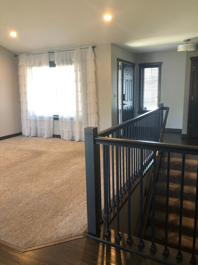 Photo - 1253 Turnberry Dr SE