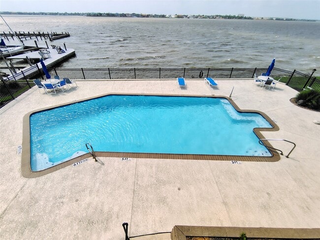 Photo - 205 Yacht Club Ln Unit 205