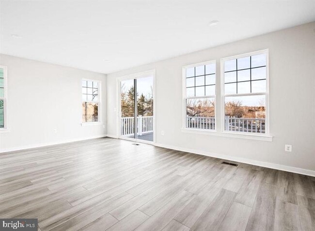 Photo - 42508 Invergordon Ter