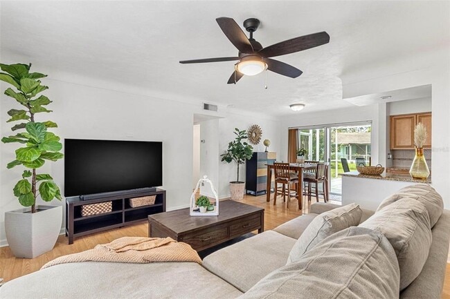 Photo - 6190 36th Ave N