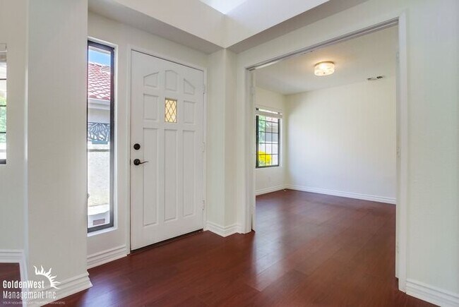 Photo - Elegant & Bright 2Bdm 2Ba + Den Home in Vi...