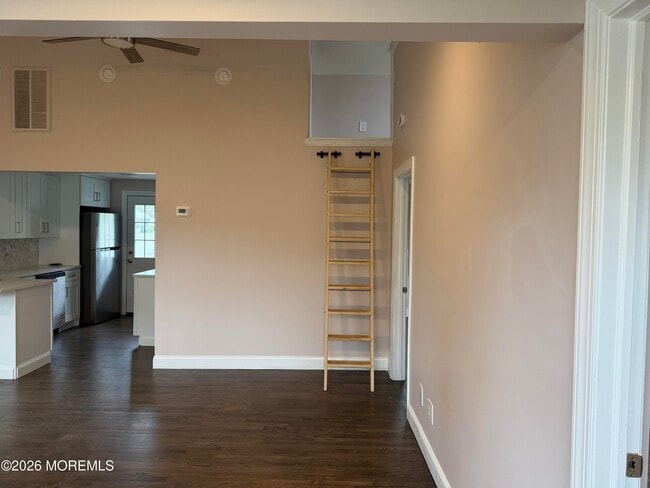 Photo - 71 Bay Ave