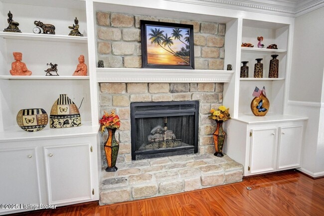 Photo - 1102 Blackthorn Rd