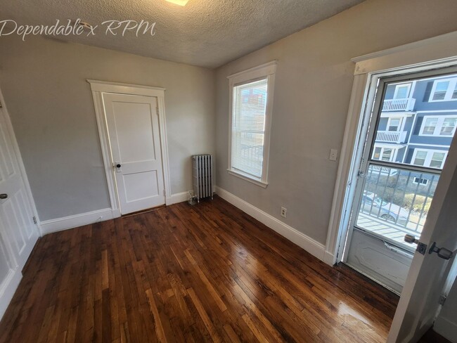 Building Photo - 64 Whitten St Unit 2 Rental