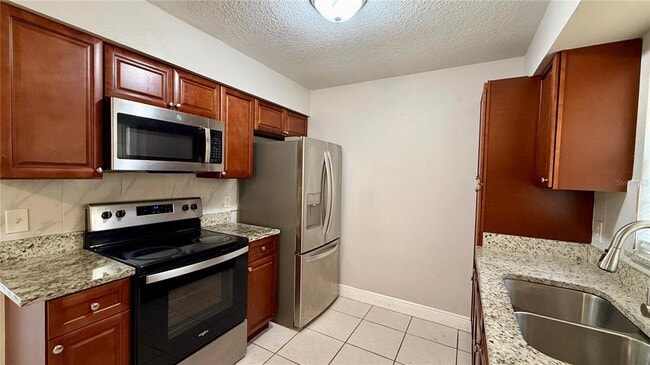 Photo - 210 N Lone Oak Dr