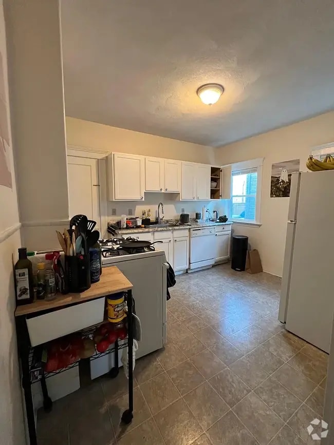 Building Photo - 12 Pinkham Rd Unit 1 Rental