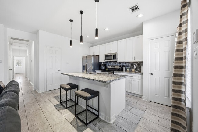 Photo - 3825 Easy St