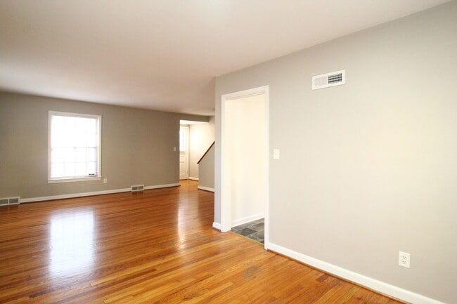 Photo - January FREE On This 2 Bedroom 2 Bath Duplex In The Waldo Area