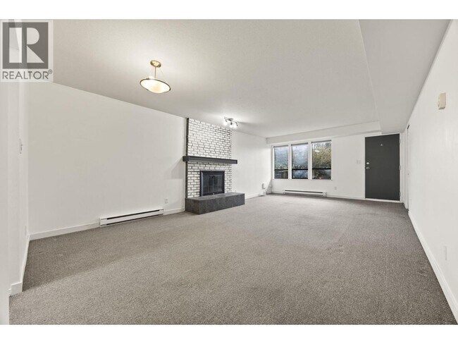 Photo - 275 Orwell St