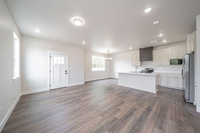 Photo - 2988 Huntshire Ave