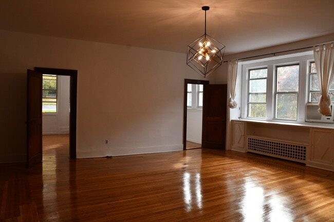 Photo - 111 N Broadway