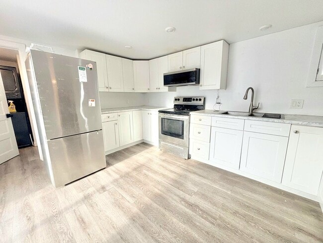 Photo - 287 St John St Unit 1