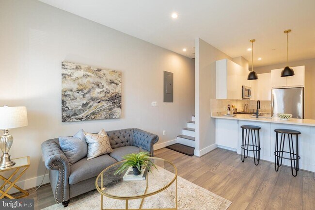 Photo - 1120 Penn St NE Unit 2BDR/2.5 BA Apt