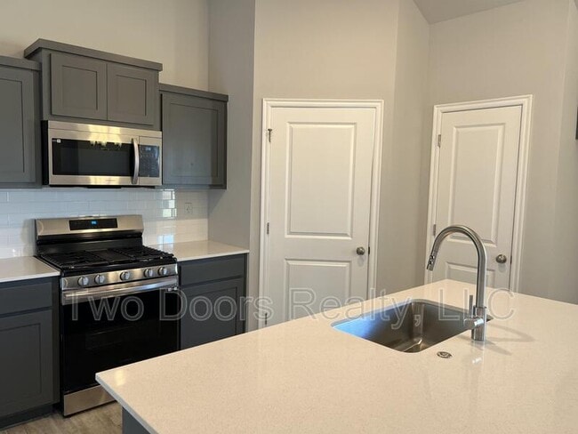 Photo - 1313 Sycamore Cir