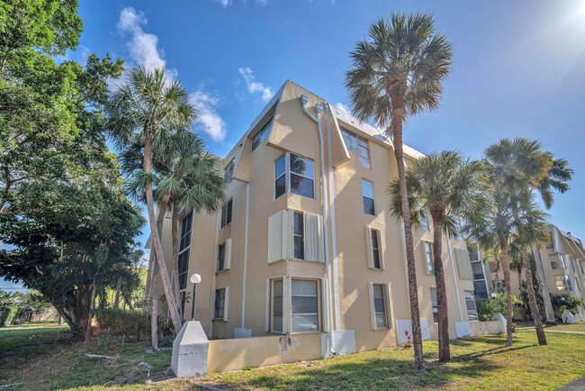 Photo - 940 NE 199th St Condo Unit 1m