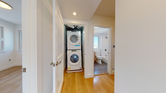 Photo - 2840 Washington St Unit 2