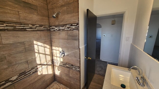 Photo - 906 Driver Cir