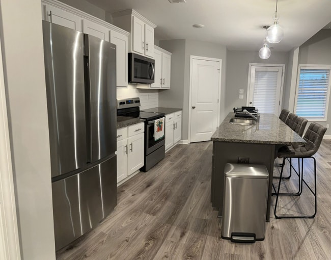 Photo - 10203 Maxwell Way