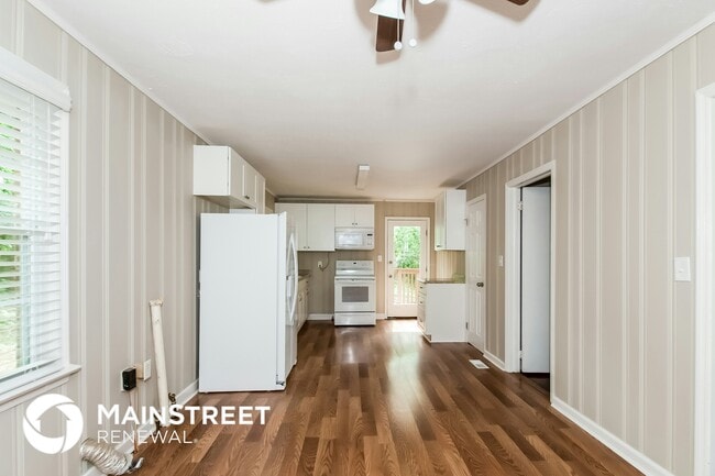 Photo - 8198 Spillers Dr SW