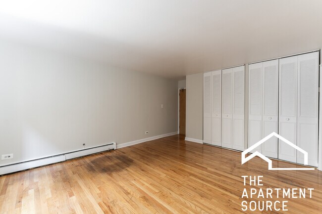 Photo - 5909 N Kenmore Ave Unit 206