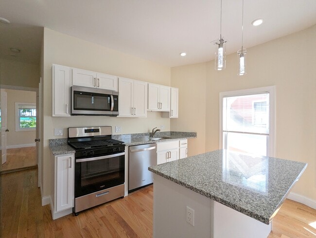 Photo - 2 Sacramento Pl Unit 3