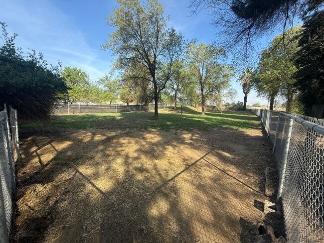 Photo - FR T L12795 Unit B