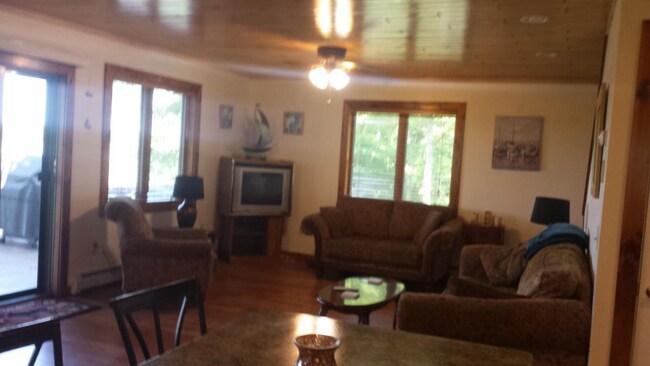 Photo - 401 Quarry Rd