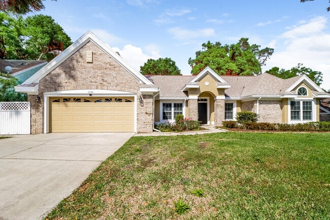 Building Photo - 1230 Glenmore Dr