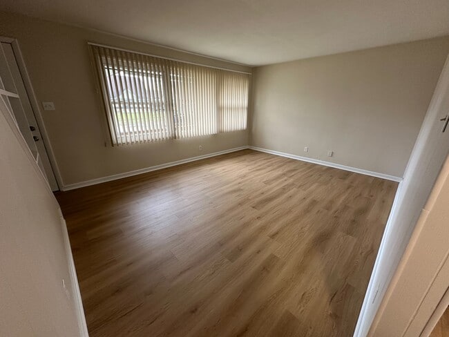 Photo - 1772 Hanover St