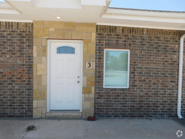 Building Photo - 2049 SW 100th St Unit 2049 SW 100th - #3 Rental