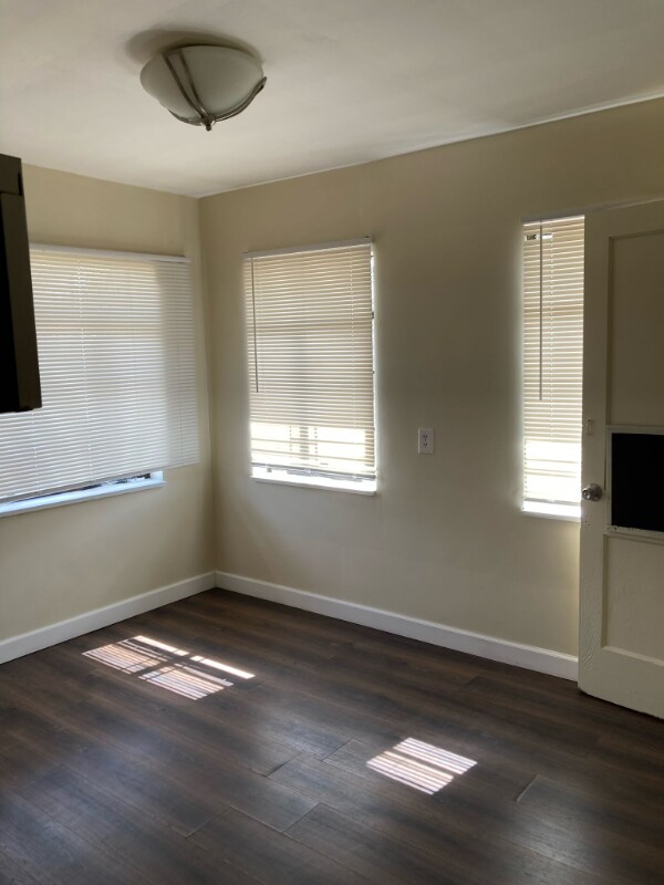 Photo - 19392 Pelkey St