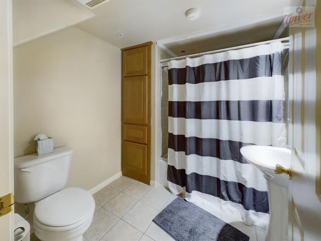 Photo - 3007 Speedway Unit 3