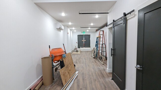 Photo - 2006 N Front St Unit Commercial