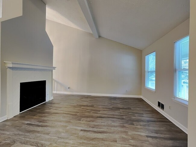 Photo - 6305 Beaver Creek Trail