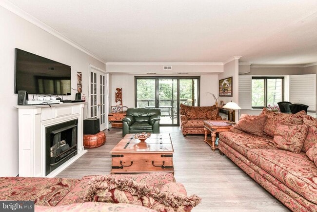 Photo - 309 Yoakum Pkwy Unit 408