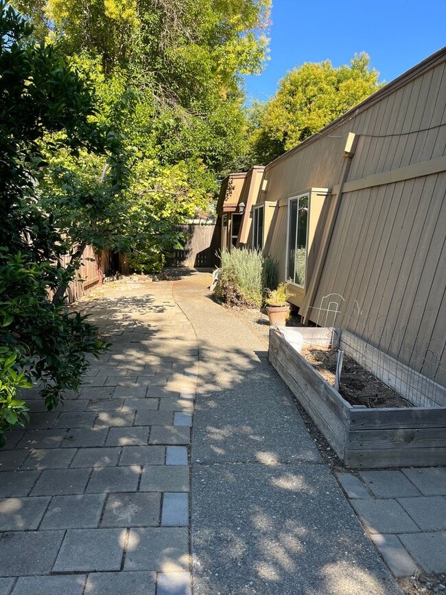 Photo - 5035-5037 Swingle Drive Unit 5035