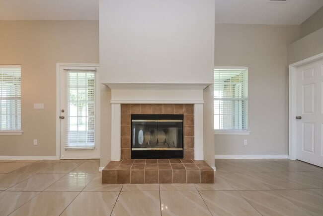 Photo - 3209 Silverado Cir